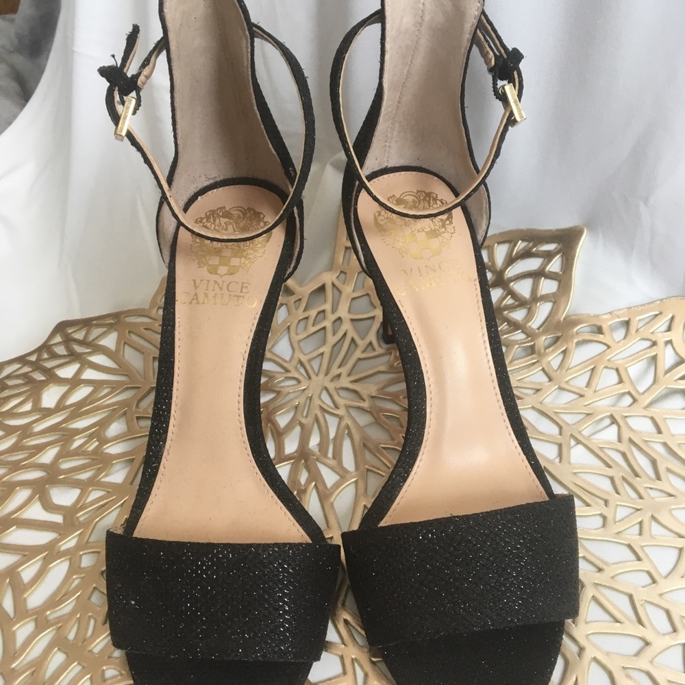 Vince Camuto 6m anklet sandals